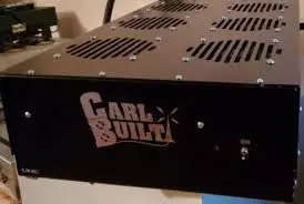 A black box with the words " carl built ".