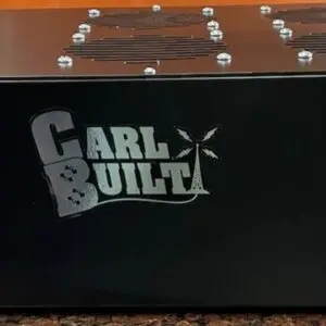 A black box with the words " carl built ".